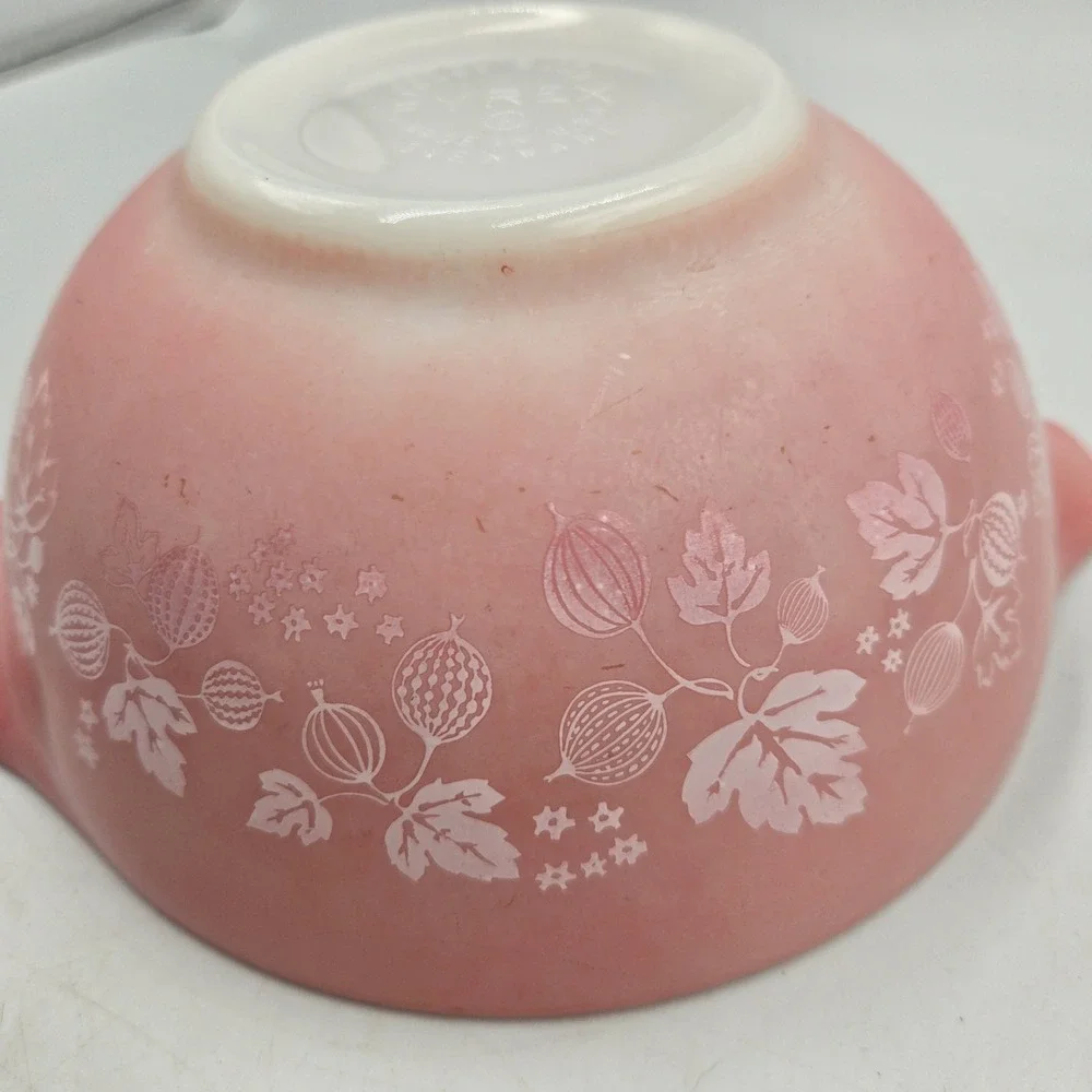 Vintage Pyrex Pink Gooseberry 442 Cinderella Nesting Bowl 1 1/2 Quart Slght Fade